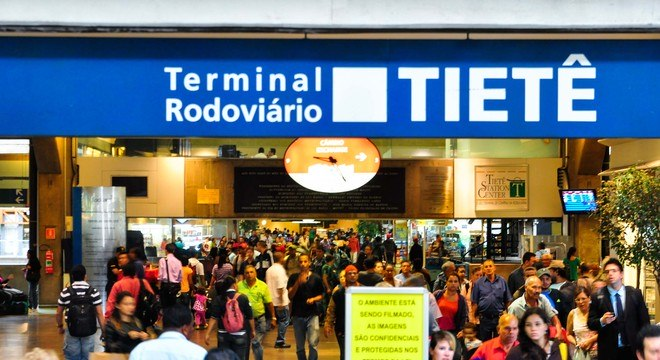 Mulher abandonou falsa bomba no balcão de atendimento do terminal Tietê