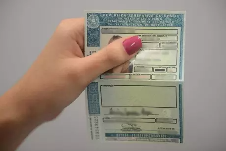 Atualmente, a Carteira Nacional de Habilitação (CNH) tem validade de 5 anos Atualmente, a Carteira Nacional de Habilitação (CNH) tem validade de 5 anos
