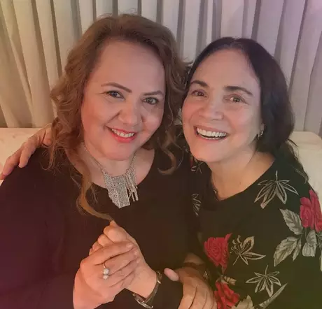 Jane Silva e Regina Duarte em foto postada no Facebook Jane Silva e Regina Duarte em foto postada no Facebook