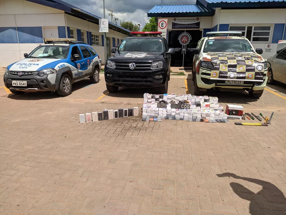 Homens suspeitos de roubar celulares em loja de eletrodomésticos morrem em confronto com policiais no oeste da Bahia — Foto: Edivaldo Braga/Blog do Braga Homens suspeitos de roubar celulares em loja de eletrodomésticos morrem em confronto com policiais no oeste da Bahia — Foto: Edivaldo Braga/Blog do Braga