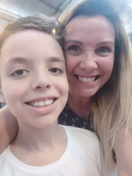 Quando Pedro Henrique começou a perder peso, a mãe, Erika, ficou alarmada Quando Pedro Henrique começou a perder peso, a mãe, Erika, ficou alarmada