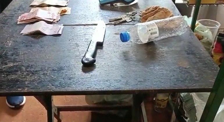 Mulher era ameaçada com faca 