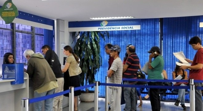 Salário mínimo de janeiro é de R$ 1.039, mas passará para R$ 1.045 em fevereiro