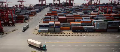 Porto de Shenzhen. A China é o principal destino das exportações brasileiras Porto de Shenzhen. A China é o principal destino das exportações brasileiras