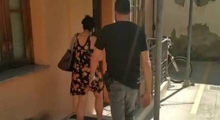 Mulher foi presa em flagrante por agentes da DCAV