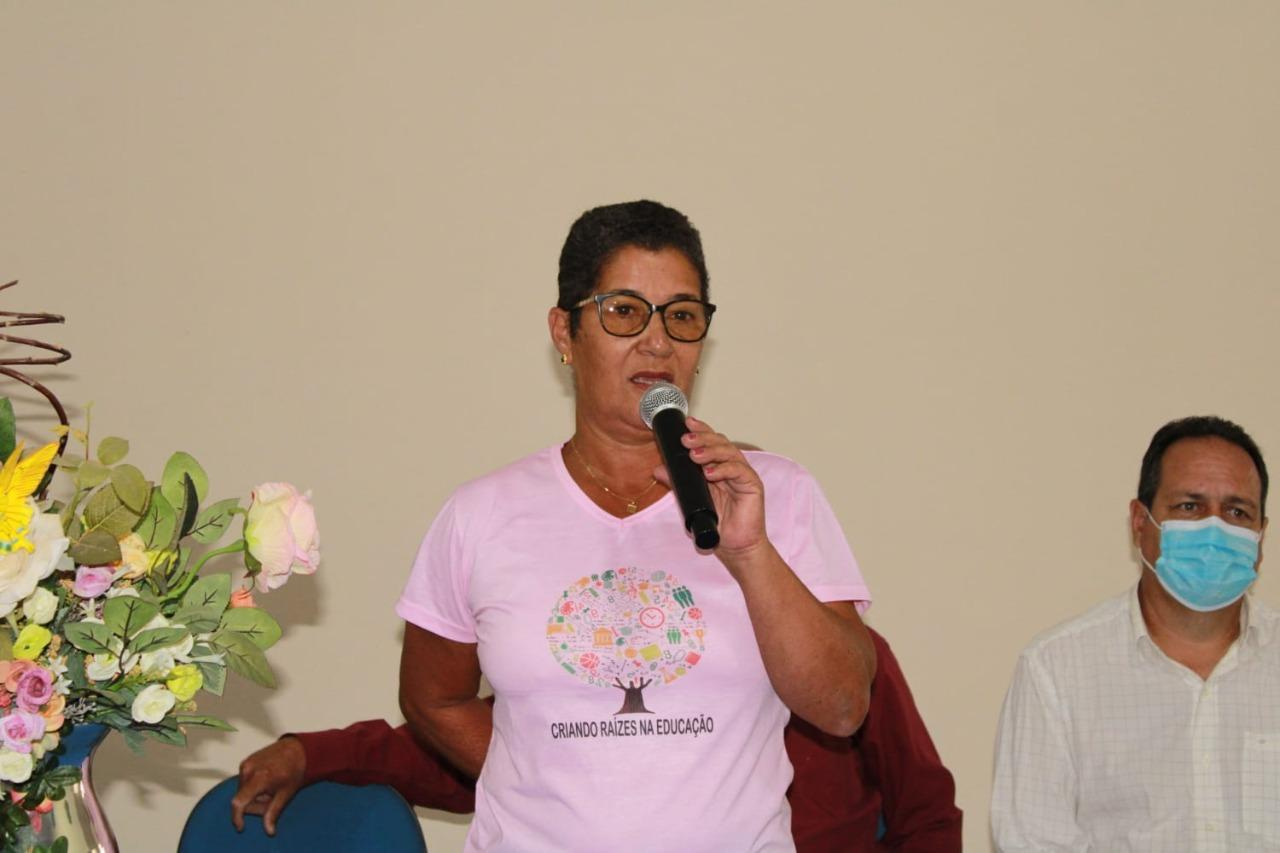Normélia Alquilina, secretária da Educação. 