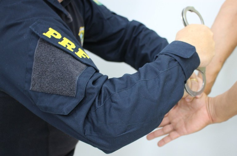 Aos policiais, o motorista disse que ingeriu algumas ‘cervejas’ em comemoração ao seu aniversário de  62 anos.
