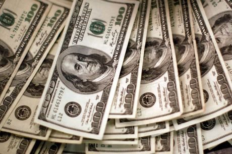 Dólar já saltou R$ 7,68% em 2020