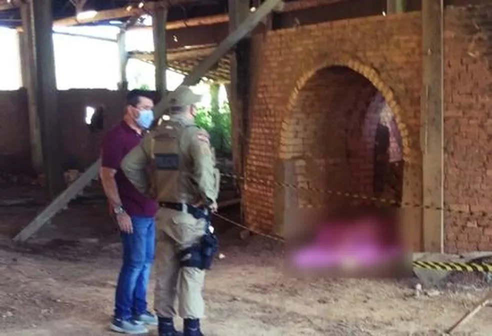 Polícia encontrou o corpo da mulher em cerâmica desativada — Foto: Lucas Eccel/Rádio Clube fm 88.5