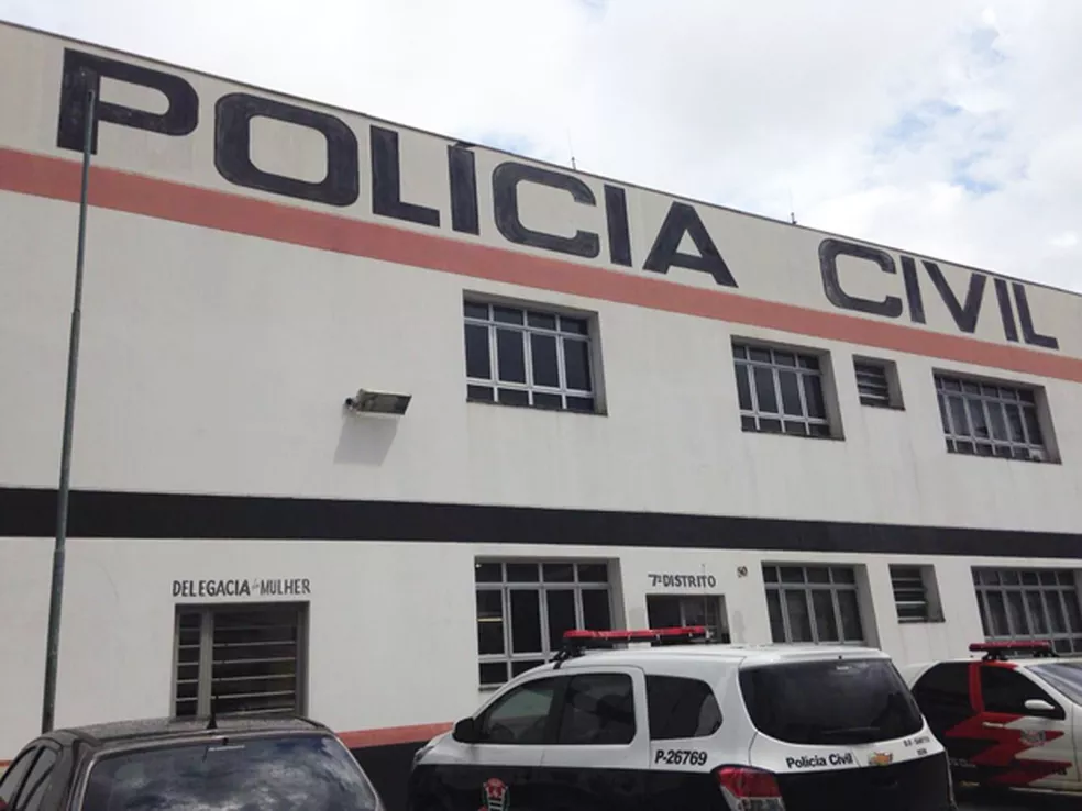 Caso foi registrado no 7° Distrito Policial de Santos e será encaminhado ao 3º DP de Praia Grande — Foto: Guilherme Lucio / G1 Caso foi registrado no 7° Distrito Policial de Santos e será encaminhado ao 3º DP de Praia Grande — Foto: Guilherme Lucio / G1