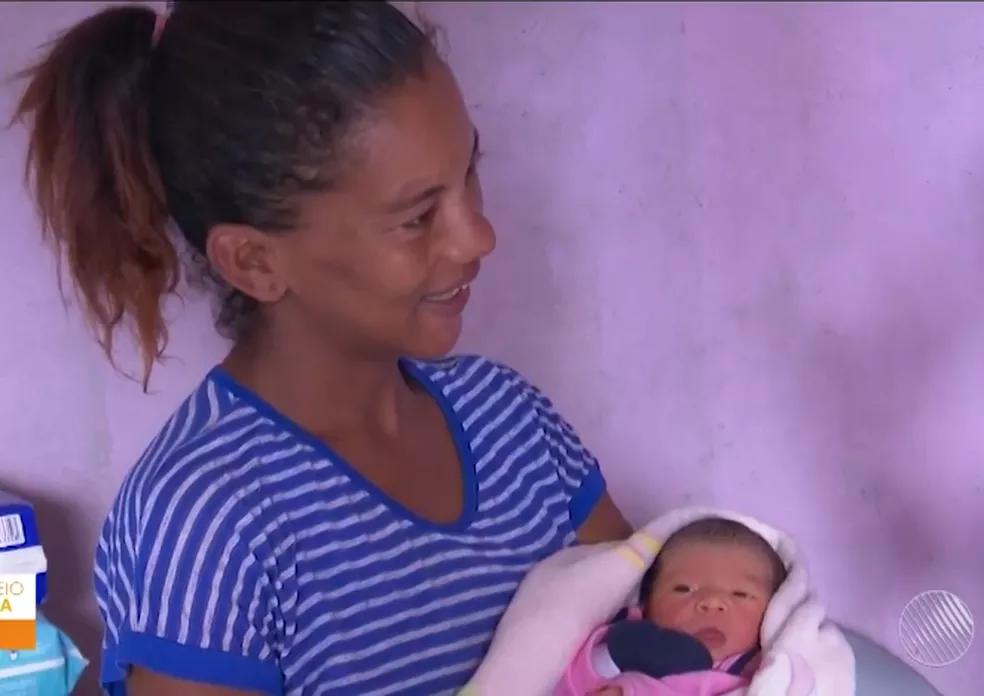 Apesar da situação, a bebê passa bem — Foto: Reprodução/BMD Apesar da situação, a bebê passa bem — Foto: Reprodução/BMD