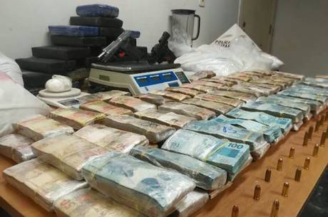 Grande quantidade de dinheiro foi apreendida pela PM 
