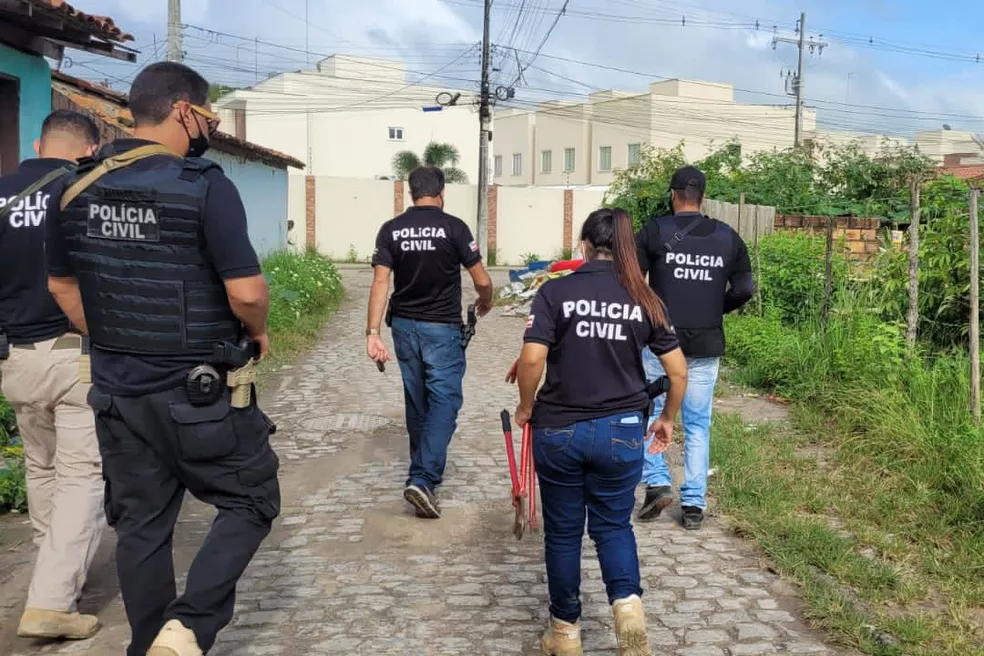Mulher é presa por matar filho de 5 anos envenenado porque criança era autista — Foto: Divulgação/Polícia Civil