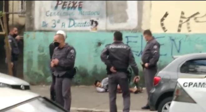 Fugitivo tentou agredir os policias e foi baleado na zona oeste