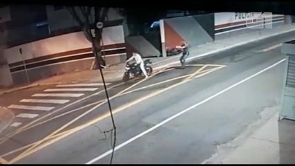 Policial é preso em flagrante na Zona Leste após matar homem em moto durante abordagem Policial é preso em flagrante na Zona Leste após matar homem em moto durante abordagem