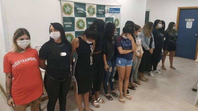 Doze mulheres que participaram do esquema de fraudes foram presas