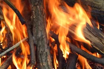 Sesab alerta para o risco de queimaduras nos festejos juninos e reforça atendimento nos centros de tratamento especializados