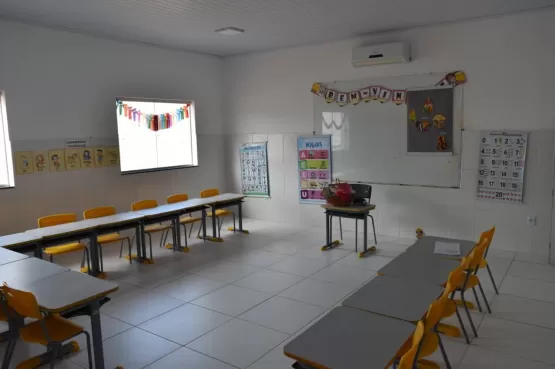 Prefeitura de Lajedão entrega escola totalmente reformada 