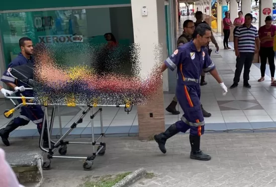 Homem sofre tentativa de homicídio no Centro de Teixeira de Freitas Homem sofre tentativa de homicídio no Centro de Teixeira de Freitas