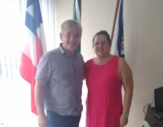 Nova Secretária de Administração é empossada em Itanhém Nova Secretária de Administração é empossada em Itanhém