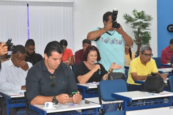 Prefeito Marcelo Belitardo reuni a  imprensa para falar de suas ações frente a Prefeitura de Teixeira de Freitas