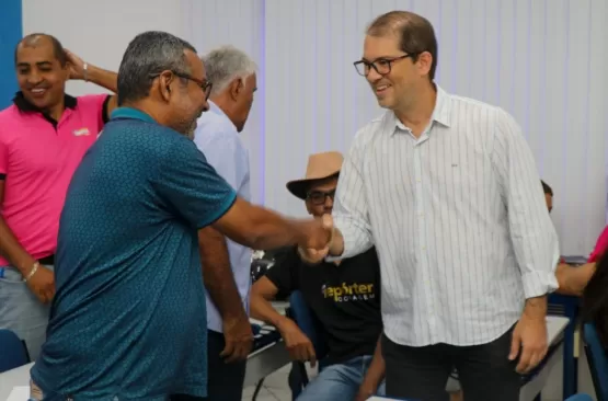 Prefeito Marcelo Belitardo reuni a  imprensa para falar de suas ações frente a Prefeitura de Teixeira de Freitas